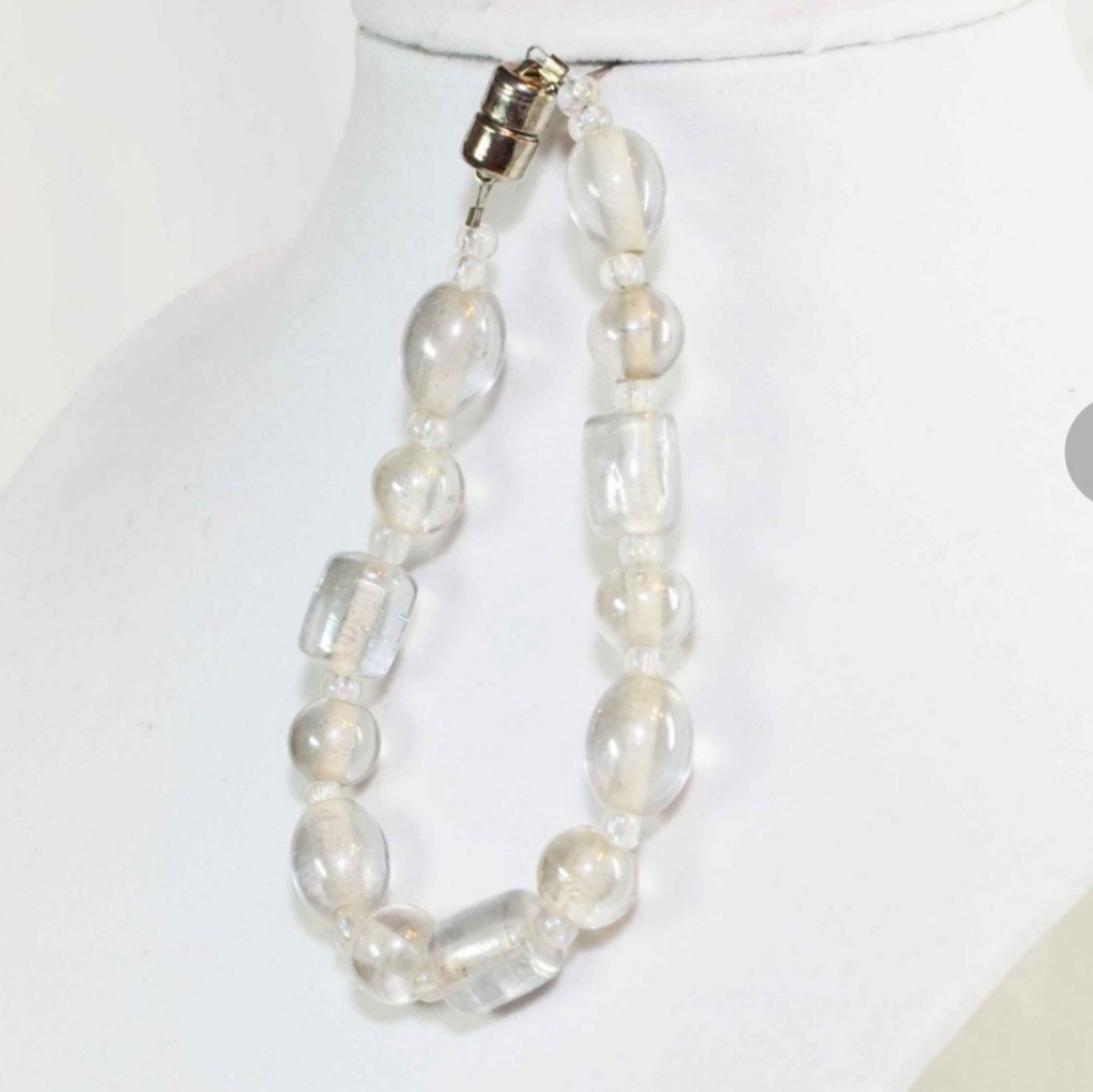 Beautiful Handmade Beaded Bracelet - Picture 5 of 7